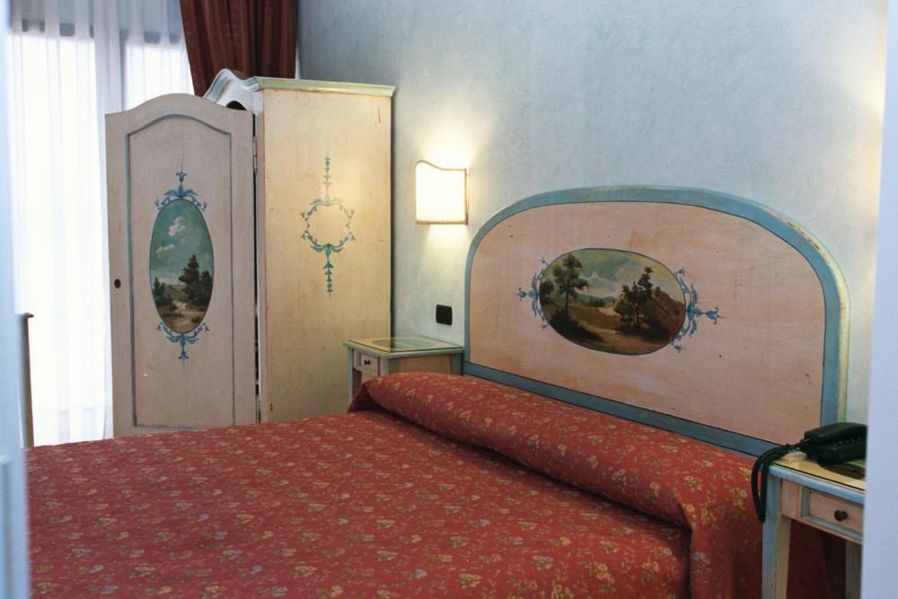 Hotel Ariston Местре Экстерьер фото