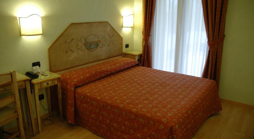 Hotel Ariston Местре Экстерьер фото