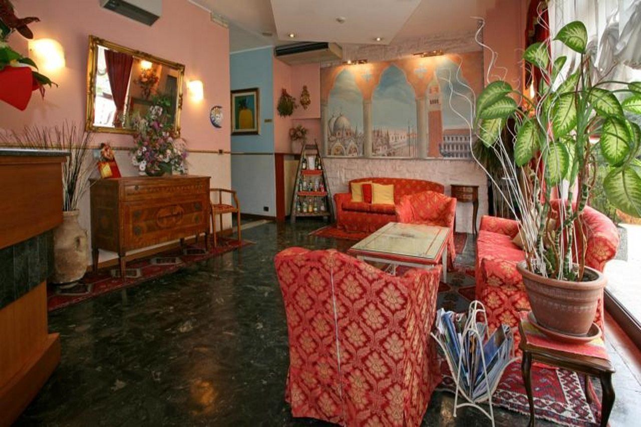 Hotel Ariston Местре Экстерьер фото