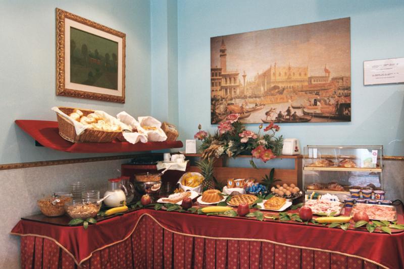 Hotel Ariston Местре Экстерьер фото