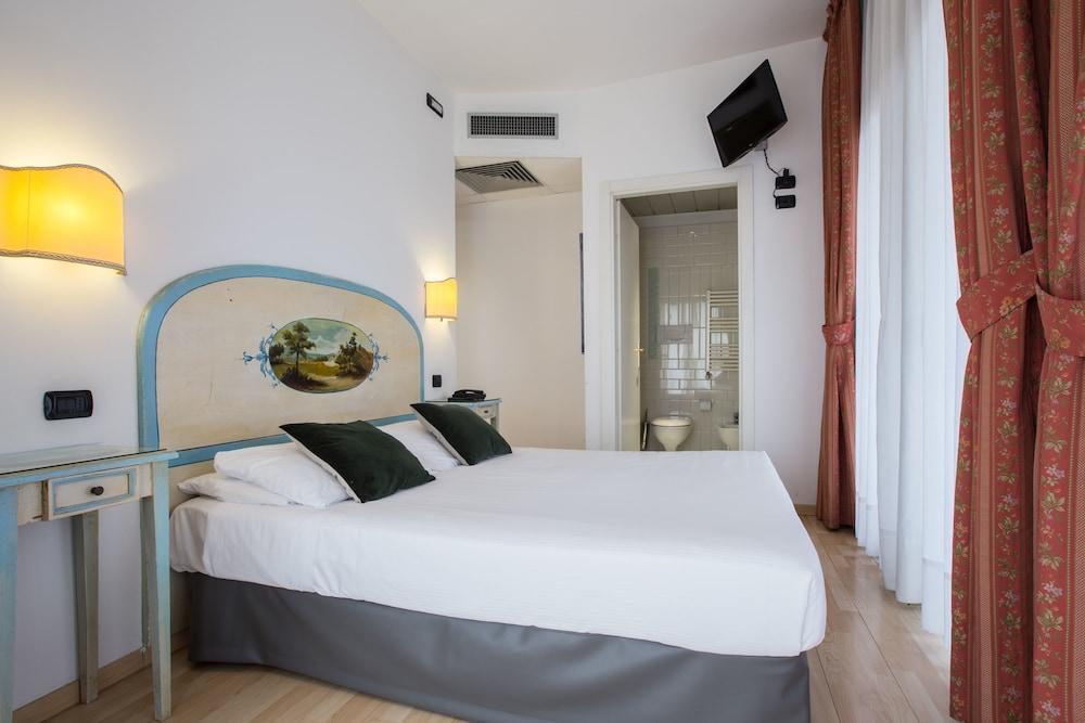 Hotel Ariston Местре Экстерьер фото