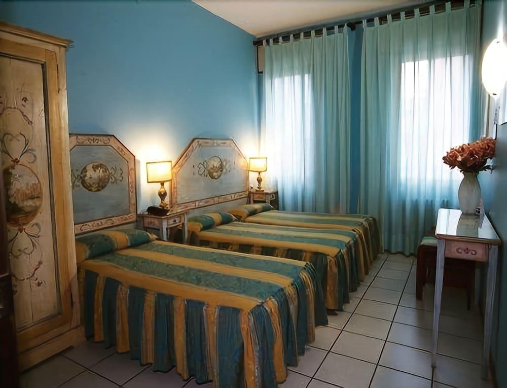 Hotel Ariston Местре Экстерьер фото